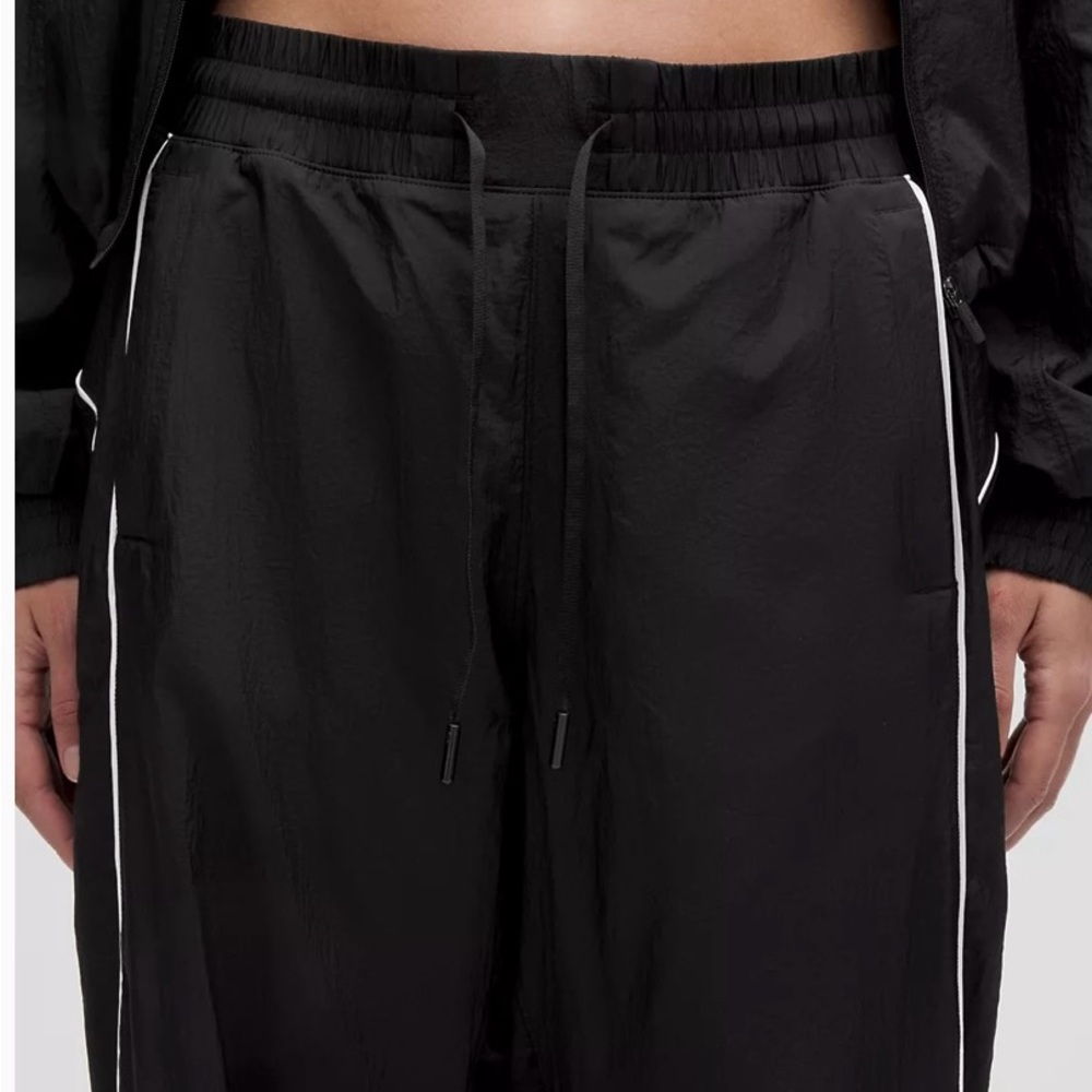 NWT Lululemon License To Train Ladies Lightweight Jogger Set SZ 14 Black & White - Picture 6 of 16